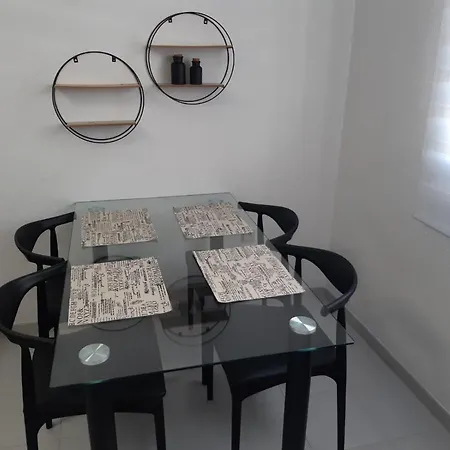 Appartement Lovely Apart 3 Minutes To The